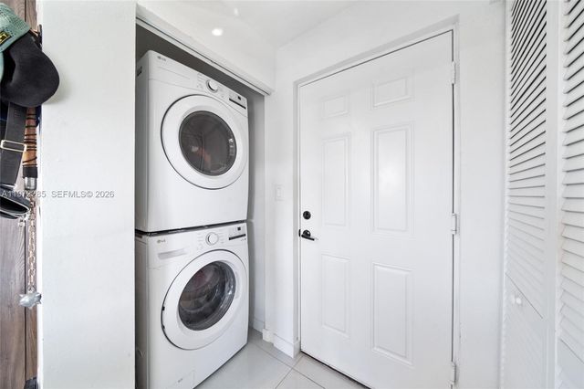 209 NW 13th Place, Florida City, FL 33034