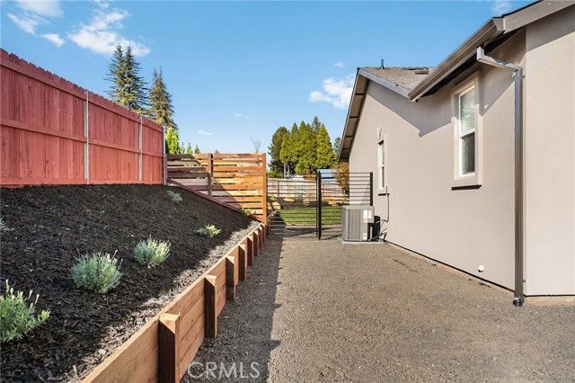 1610 Young, Paradise, CA 95969