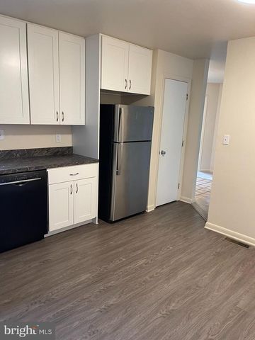 105 FOXFIRE DR, Newark, DE 19711