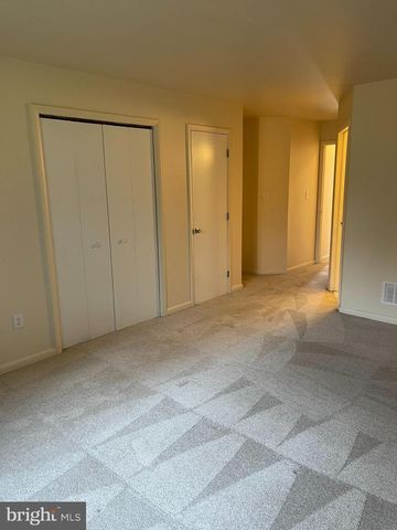 105 FOXFIRE DR, Newark, DE 19711