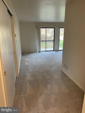 105 FOXFIRE DR, Newark, DE 19711