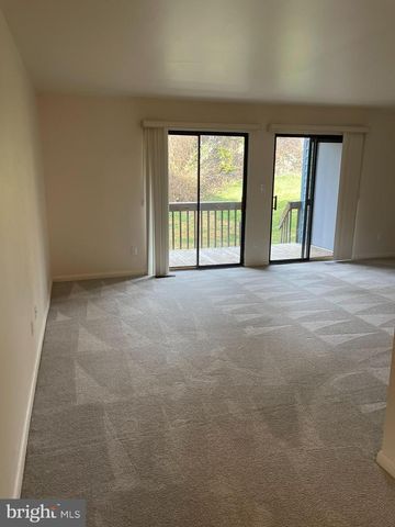 105 FOXFIRE DR, Newark, DE 19711