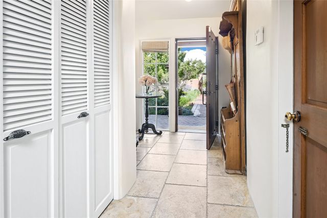 1450 Miracerros Loop S, Santa Fe, NM 87505