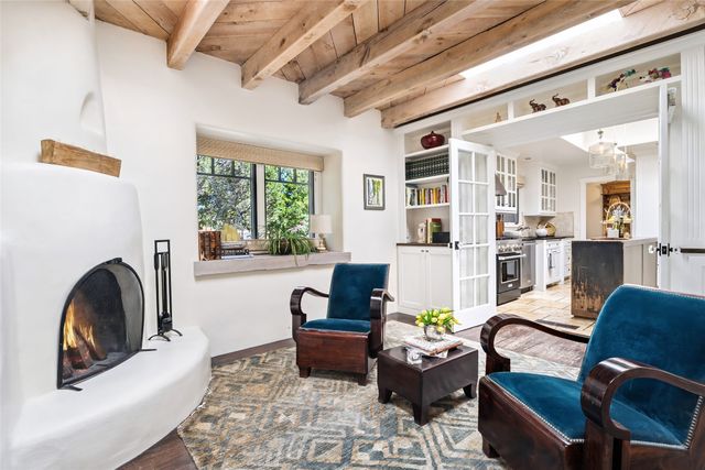 1450 Miracerros Loop S, Santa Fe, NM 87505