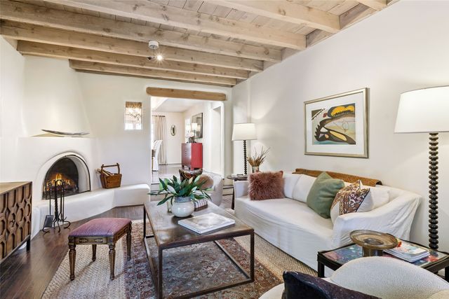 1450 Miracerros Loop S, Santa Fe, NM 87505
