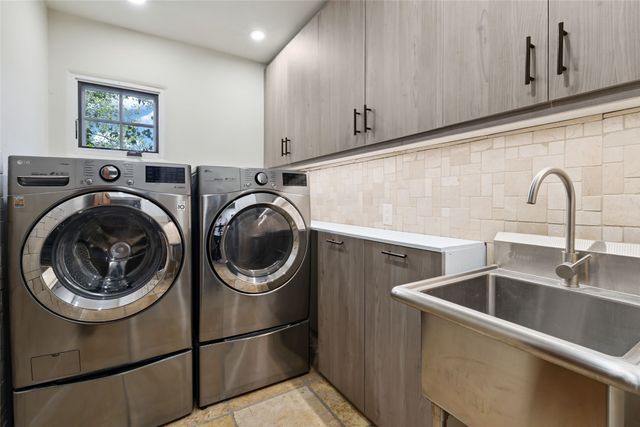 1450 Miracerros Loop S, Santa Fe, NM 87505