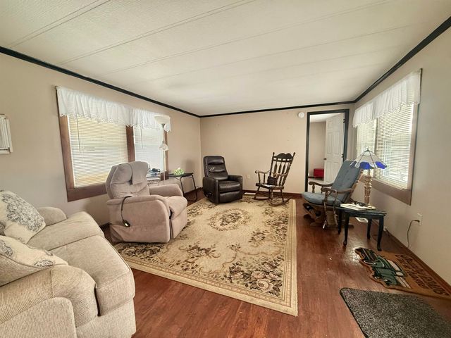 9 Billings Mobile Manor, Rutland City, VT 05701