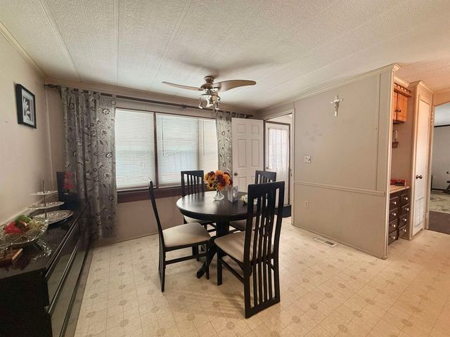 9 Billings Mobile Manor, Rutland City, VT 05701