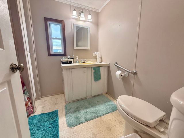 9 Billings Mobile Manor, Rutland City, VT 05701