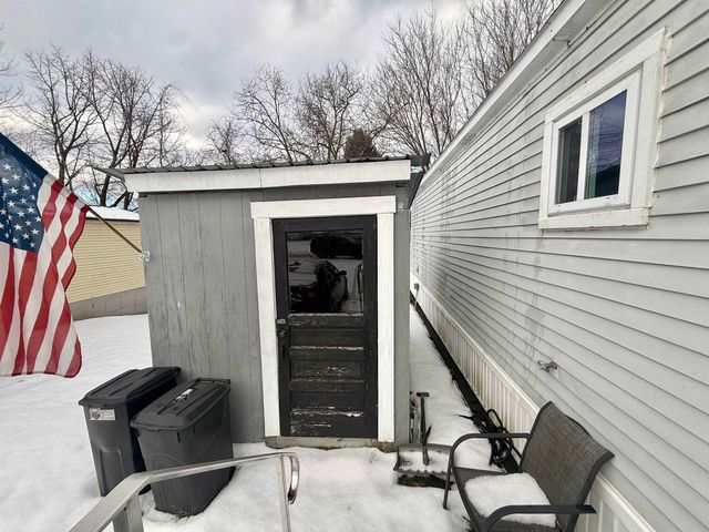 9 Billings Mobile Manor, Rutland City, VT 05701