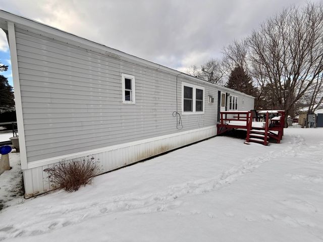9 Billings Mobile Manor, Rutland City, VT 05701