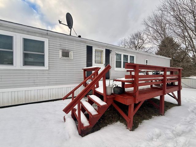 9 Billings Mobile Manor, Rutland City, VT 05701