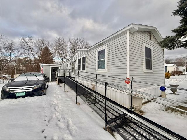 9 Billings Mobile Manor, Rutland City, VT 05701