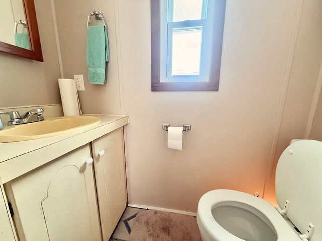 9 Billings Mobile Manor, Rutland City, VT 05701