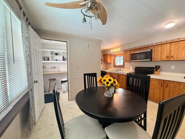 9 Billings Mobile Manor, Rutland City, VT 05701