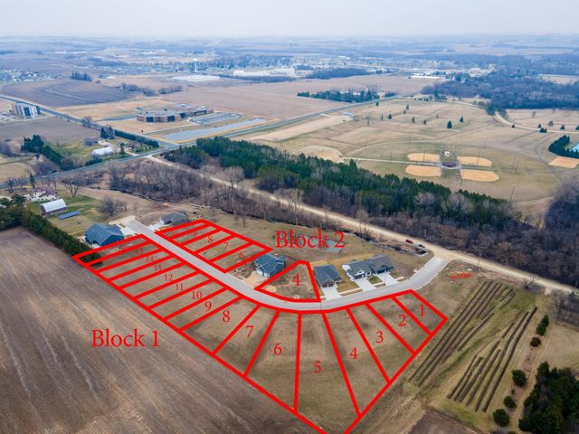 678 Kodiak Drive NW, Stewartville, MN 55976