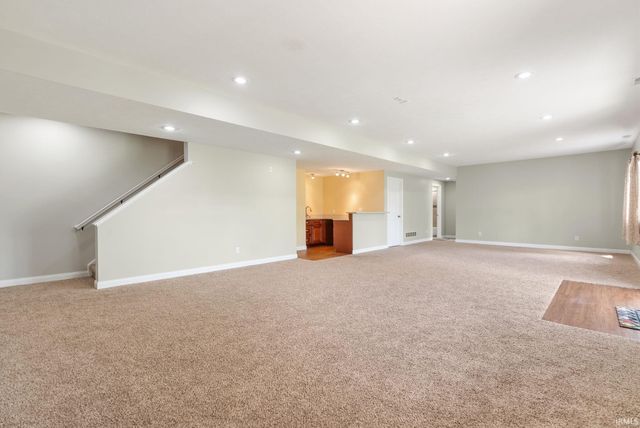 2616 Pine Cone Lane, Warsaw, IN 46582