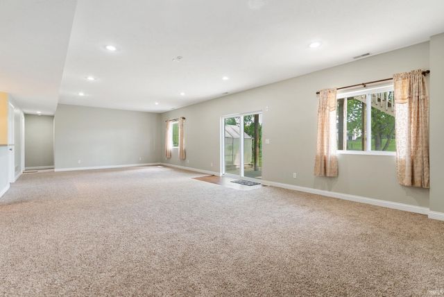 2616 Pine Cone Lane, Warsaw, IN 46582