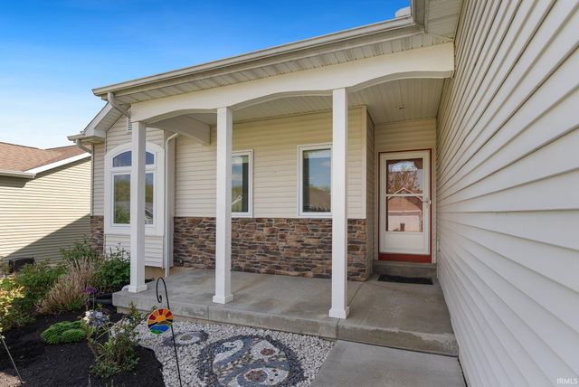 2616 Pine Cone Lane, Warsaw, IN 46582