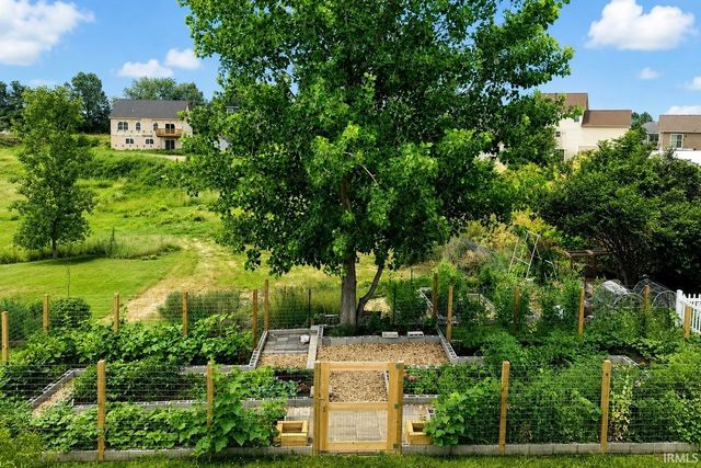 2616 Pine Cone Lane, Warsaw, IN 46582