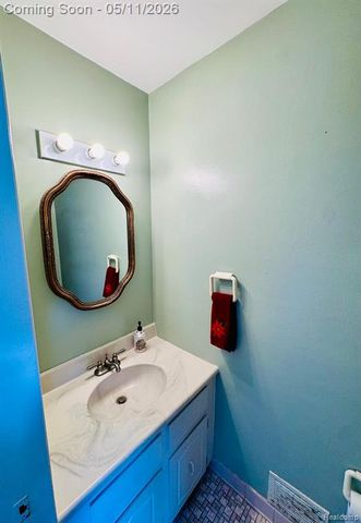 24651 Olde Orchard Street, Novi, MI 48375