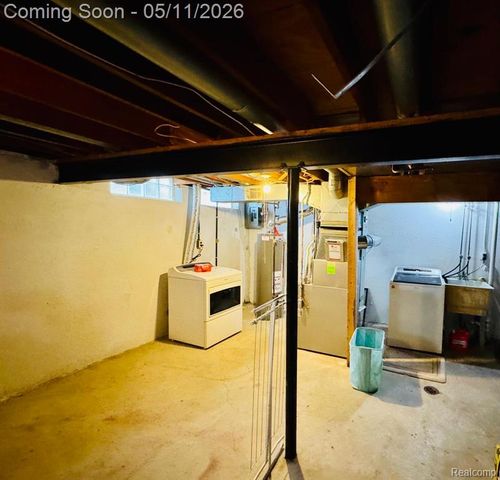 24651 Olde Orchard Street, Novi, MI 48375