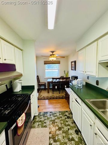 24651 Olde Orchard Street, Novi, MI 48375