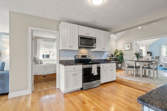 104 Seaview Dr, Plymouth, MA 02360