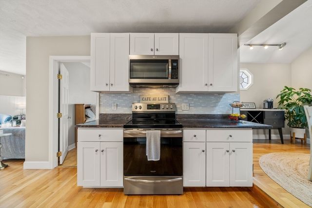 104 Seaview Dr, Plymouth, MA 02360