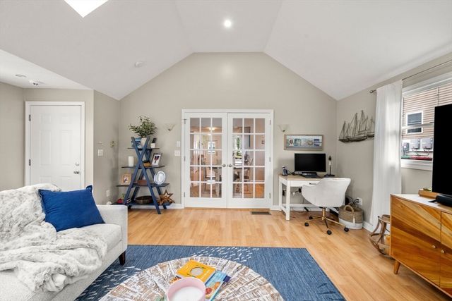 104 Seaview Dr, Plymouth, MA 02360