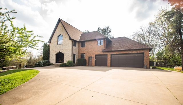 1131 Fourth Avenue, Dixon, IL 61021