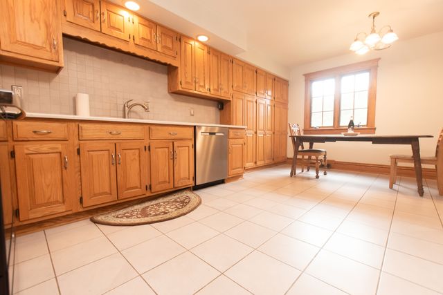 1131 Fourth Avenue, Dixon, IL 61021