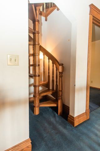 1131 Fourth Avenue, Dixon, IL 61021