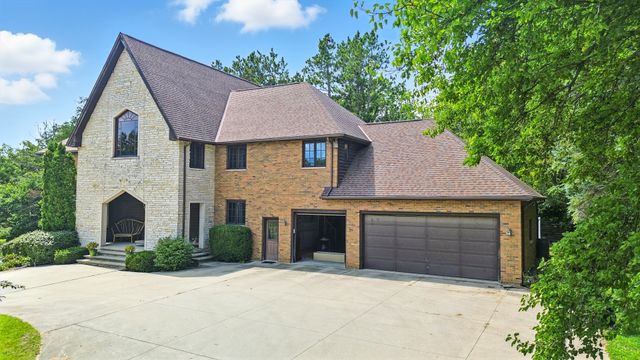 1131 Fourth Avenue, Dixon, IL 61021