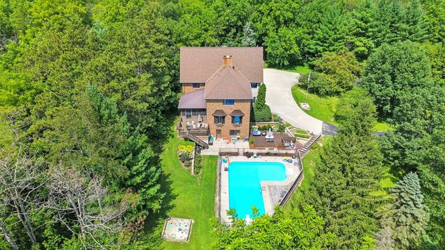 1131 Fourth Avenue, Dixon, IL 61021