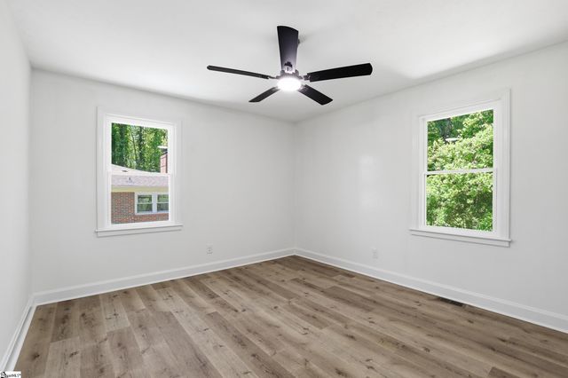 106 Mayfair Drive, Taylors, SC 29687