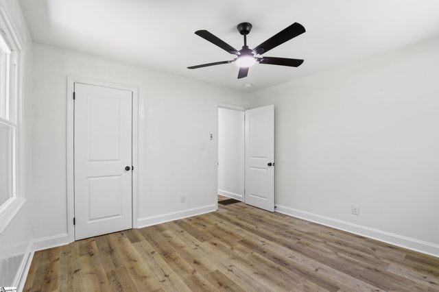 106 Mayfair Drive, Taylors, SC 29687