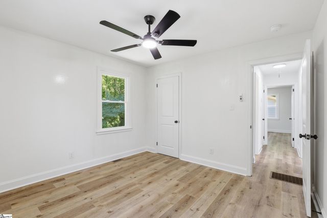106 Mayfair Drive, Taylors, SC 29687