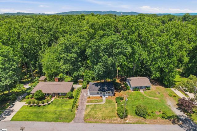 106 Mayfair Drive, Taylors, SC 29687