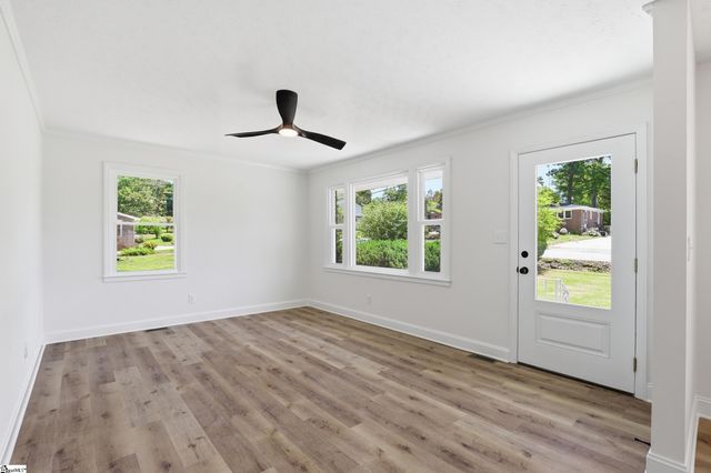 106 Mayfair Drive, Taylors, SC 29687