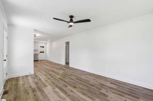 106 Mayfair Drive, Taylors, SC 29687