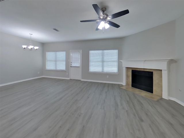 8026 N Tarrytown Crossing Drive, Conroe, TX 77304