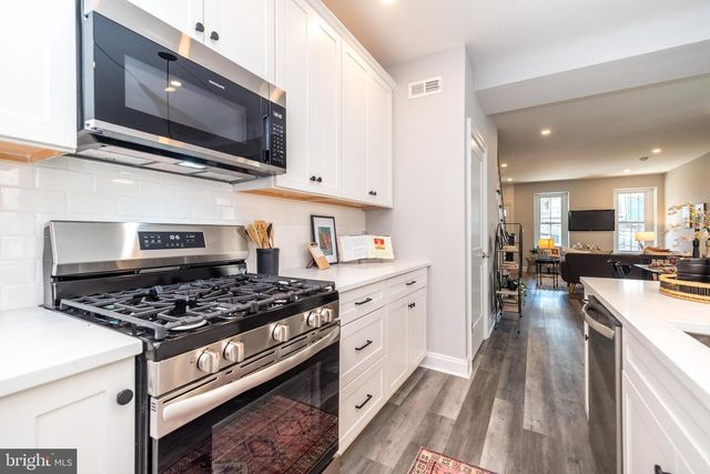 160 SHURS LN, Philadelphia, PA 19127