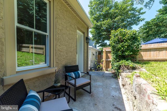 160 SHURS LN, Philadelphia, PA 19127