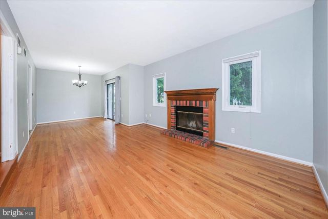 8 FOXTAIL CT, Newark, DE 19711