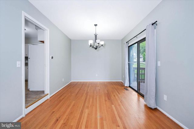 8 FOXTAIL CT, Newark, DE 19711