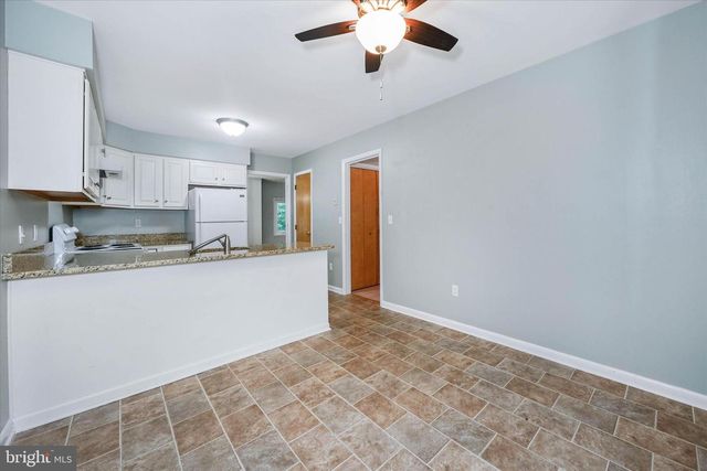 8 FOXTAIL CT, Newark, DE 19711