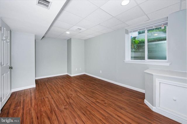 8 FOXTAIL CT, Newark, DE 19711