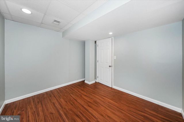 8 FOXTAIL CT, Newark, DE 19711