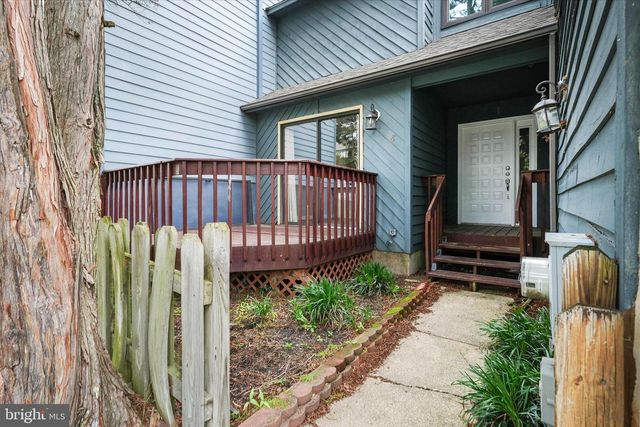 8 FOXTAIL CT, Newark, DE 19711